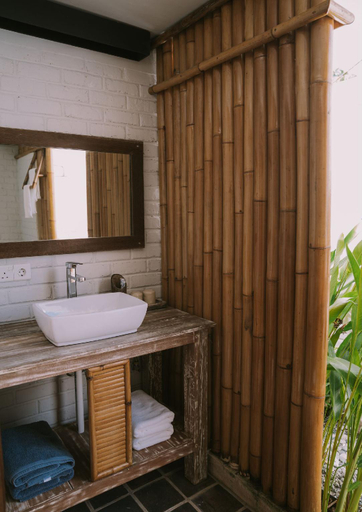 Bathroom 5, The Kelong Trikora Resort, Bintan Regency