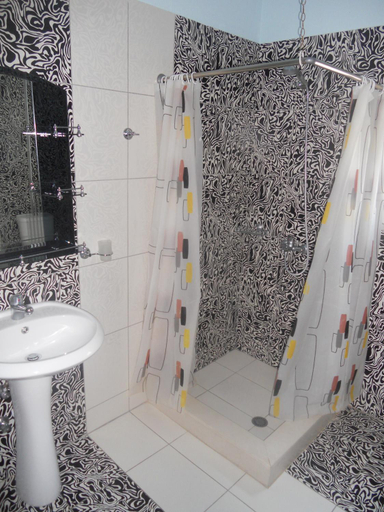 Bathroom 2, Villa Braho 1, Pogradecit