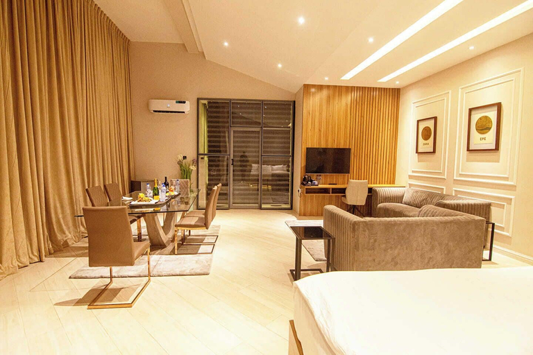 Bedroom 2, 649 Suites, Oshimili North