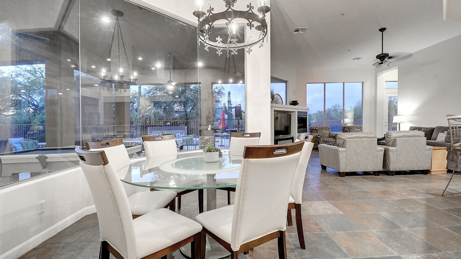 Food & Drinks 5, Custom Home! 2+ Acres True Indoor-outdoor Living!, Maricopa