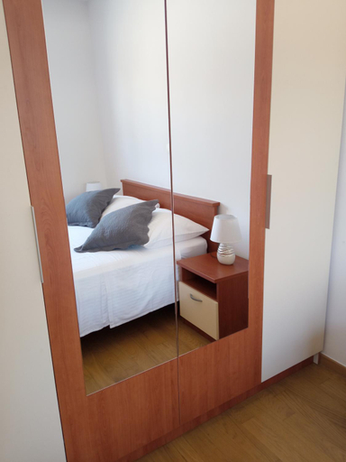 Bedroom 2, Great apartment, free parking in the garage, Znjan, Split