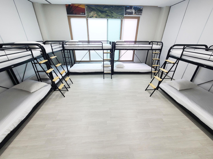 Others 3, Taehwasan Maeul Chaehum Hakkyo Pension, Yeongwol