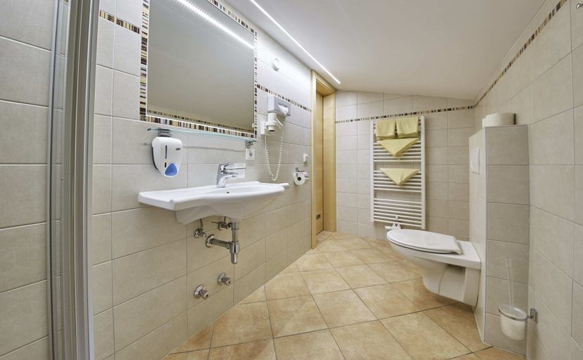 Bathroom 3, Hotel Forellenhof, Zell am See
