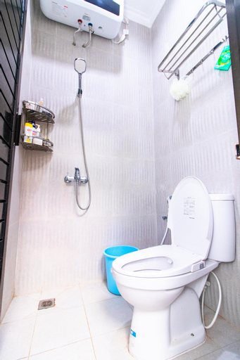 Bathroom 9