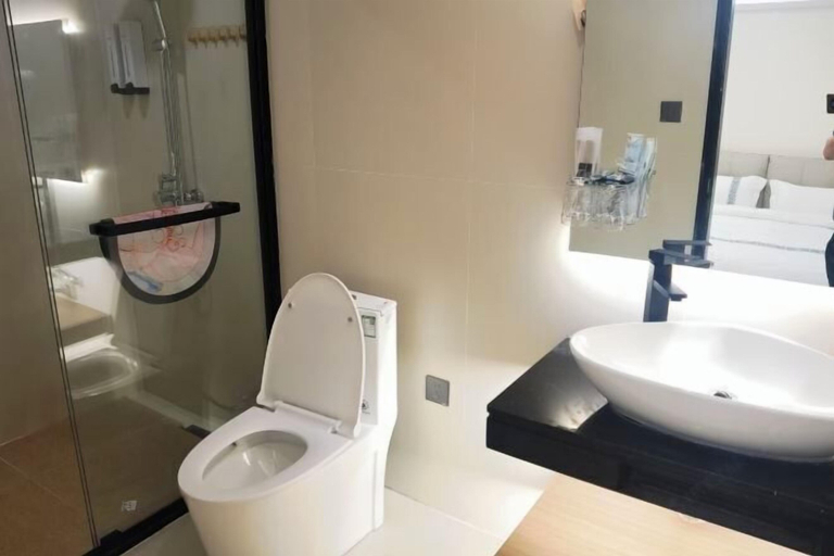 Bathroom 3, Jixing Hostel, Shantou