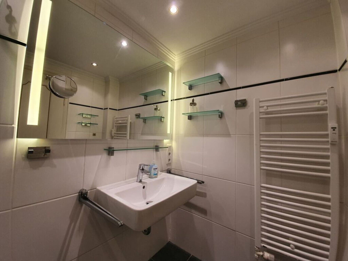 Bathroom 5, "nordperle" Comfortable Holiday Residence, Nordfriesland