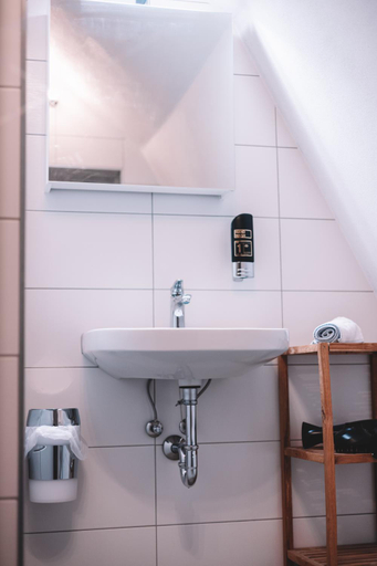 Bathroom 5, Gasthof und Hotel Roter Hirsch, Mittelsachsen