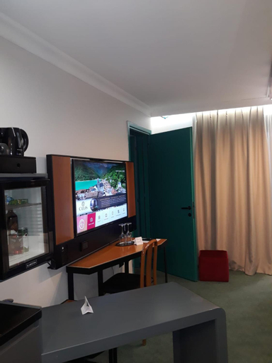 Others 5, Hotel Celis, Pordenone