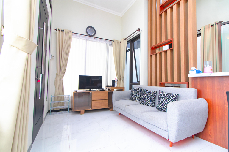 Others 4, Arrayan B4 Private pool and Rooftop, Malang