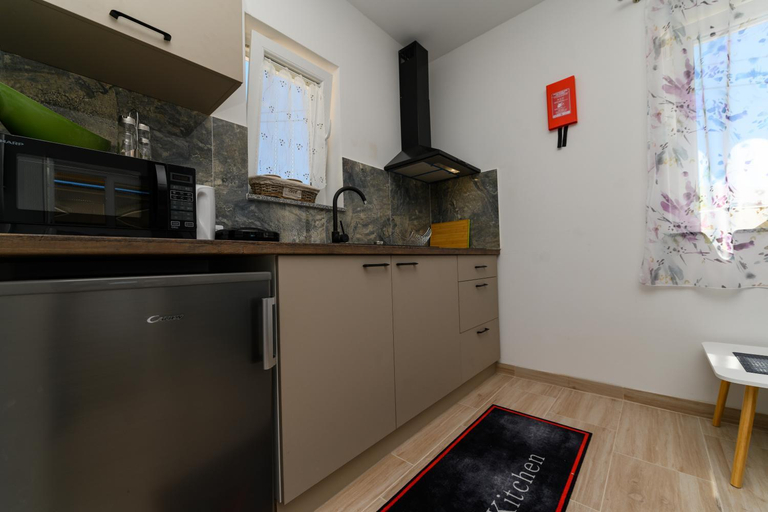 Others 4, Apartments and Rooms YASMIN, Cres
