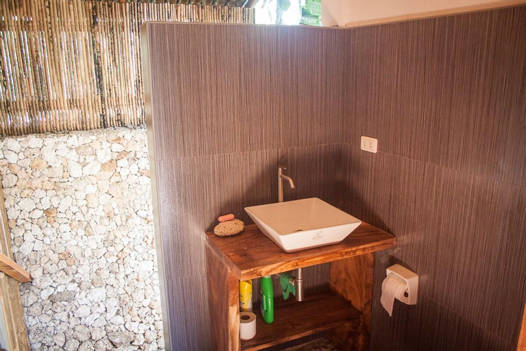 Bedroom 3, Keady Cottage - 30 metres from the beach and ocean, San Juan