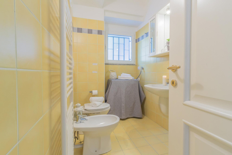 Bathroom 3, Casa Paola in Perledo, Lecco
