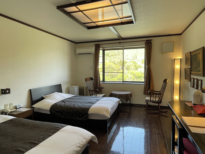 Bedroom 2, Hotel Hakuryuko Resort, Higashihiroshima