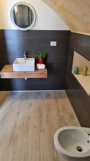 Bathroom 3, LITHOS ROOMs, Matera