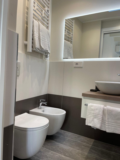 Bathroom 4, 18 Dante Luxury Suites, Cagliari