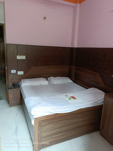 Hotel Mother Palace, West