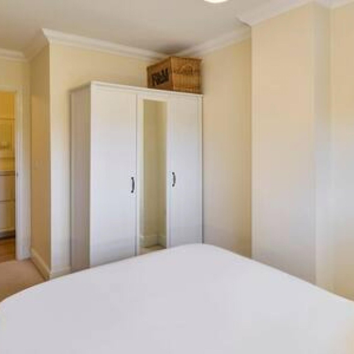 Room 5, Host Stay Nunnery Fields, Kent