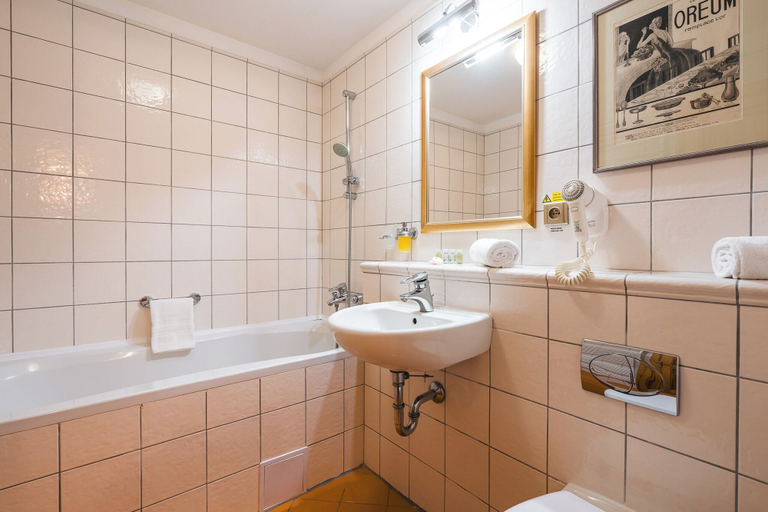 Bathroom 4, Hotel Leonardo, Český Krumlov