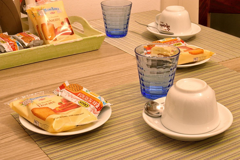 Food & Drinks 5, CASETTA nel Centro Storico di Cisternino, Brindisi
