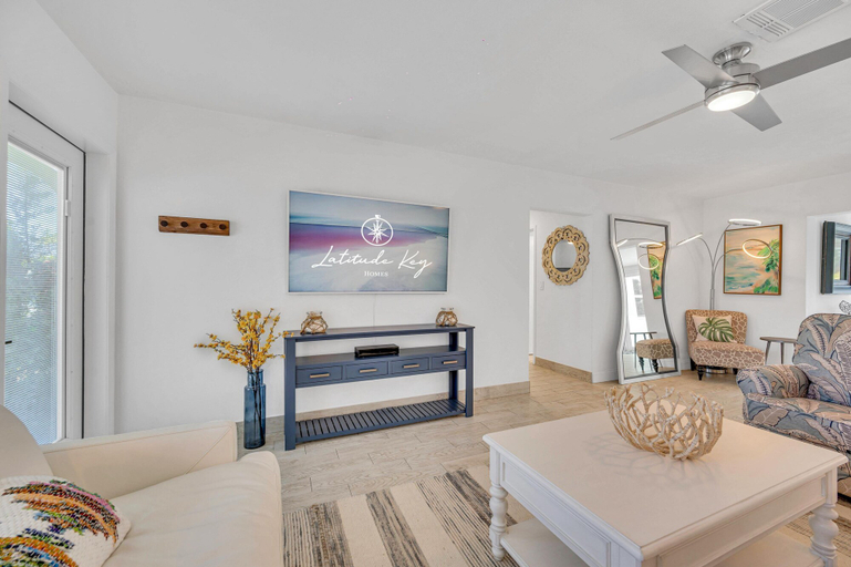 Room 3, Waterfront Bungalow Heated Pool Pineapple Key, Broward