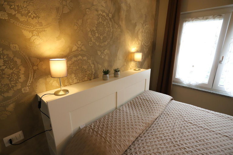 Others 4, B&B 18 Gradini, Milano