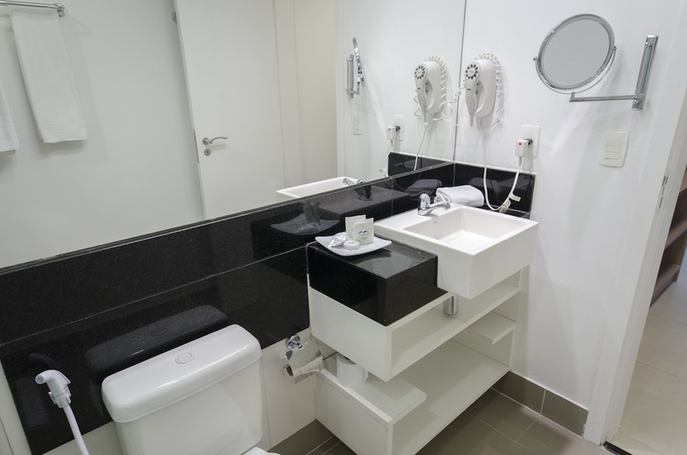 Bathroom 4, Hotel Adrianópolis All Suites, Maués