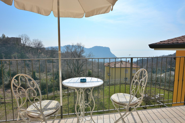 Exterior & Views 4, Blue Apartment in Marciaga di Costermano, Verona
