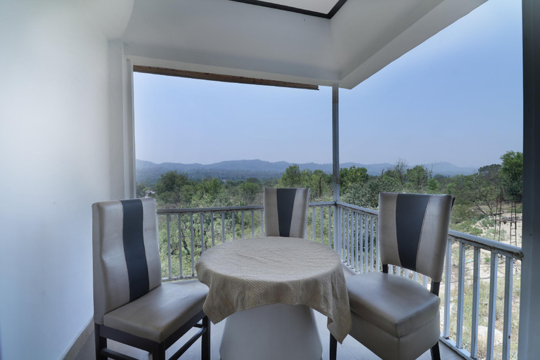 Public Area 2, Hunky Dory Resort, Pathankot