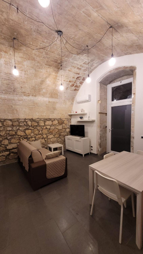 Others 3, Casa Vittoria, Syracuse