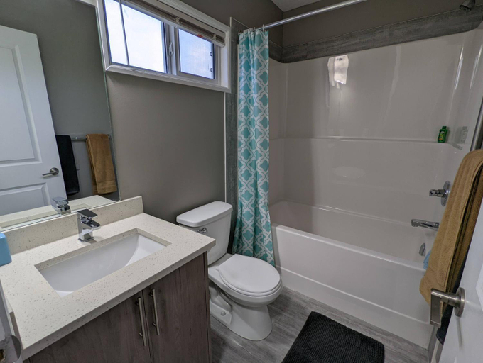 Bathroom 2, Riverside Motel & Suites, Division No. 1