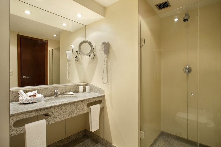 Bathroom 4, Windsor Plaza Copacabana, Rio de Janeiro