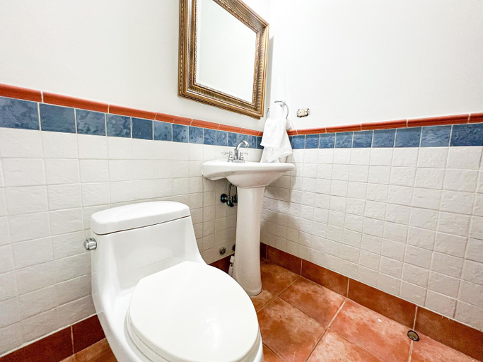 Bathroom 3, Apartamento en el Corazon de Casco Viejo Panama 11, Panamá