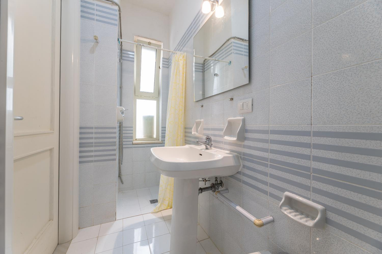 Bathroom 4, Residence La caletta, Lecce