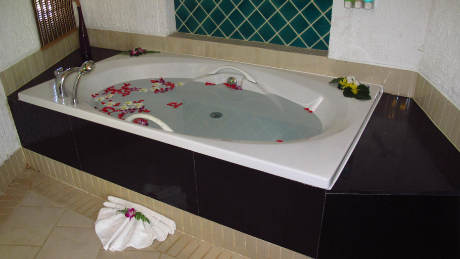 Bathroom 9