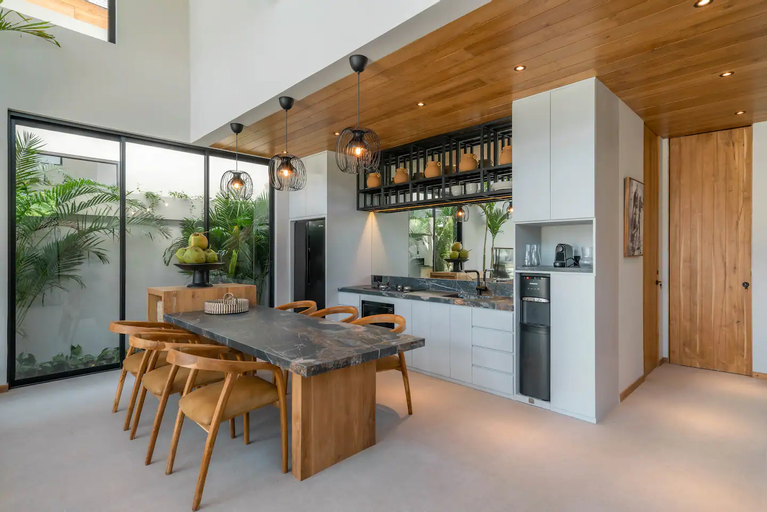 Dining Room, Villa Vaya & Bayu - 3BR Villas Next to The Batubelig Beach, Badung