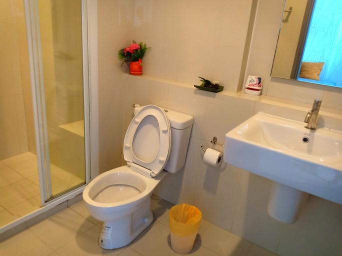 Bathroom 4, The Base Horizon Inn, Pattaya