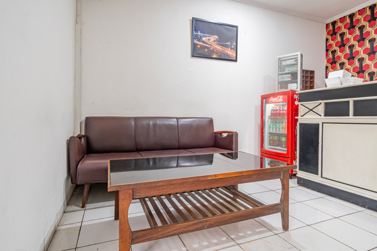 Public Area 2, OYO 94093 Hotel Sanira, Bandung