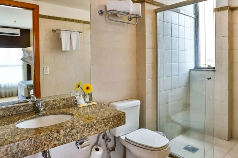 Bathroom, Comfort Hotel Taguatinga, Brasília