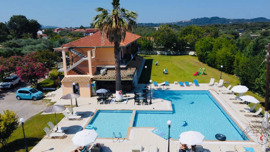 Sport & Beauty 4, Banos apartments and swimming pool, Ionian Islands