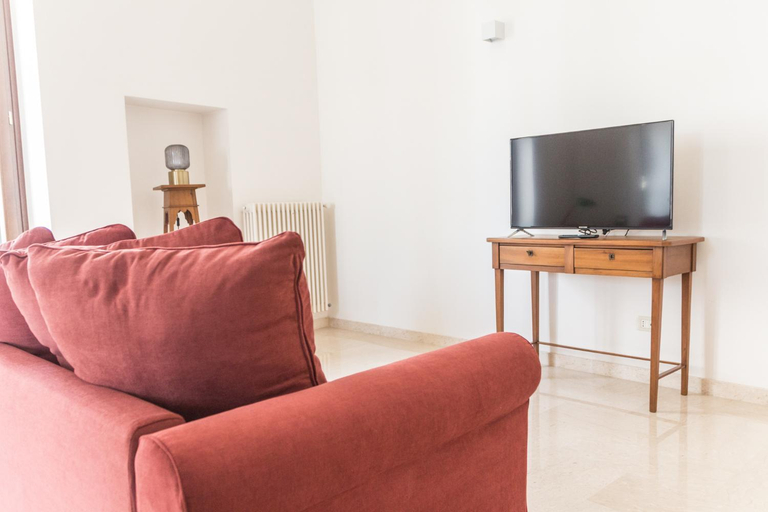 Others 5, Casa Sampietro, Bari