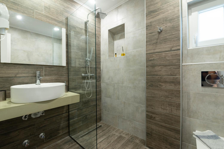 Bathroom 2, POSEIDON SeaSide Deluxe Suites, Epirus