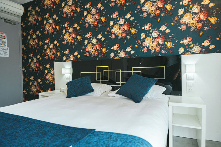 Bedroom 4, Hôtel Holidays & Work, Var