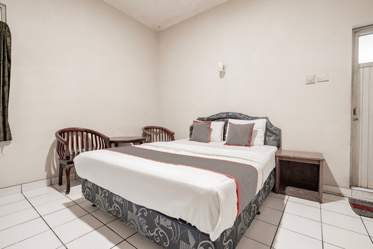 Bedroom 3, OYO 94093 Hotel Sanira, Bandung
