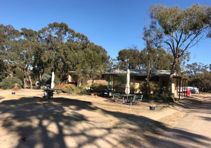 Others 5, Stawell Caravan Park, N. Grampians - Stawell