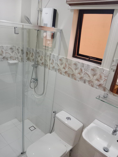 Bathroom 3, Villa Marilyn Hotel & Resort, Coron