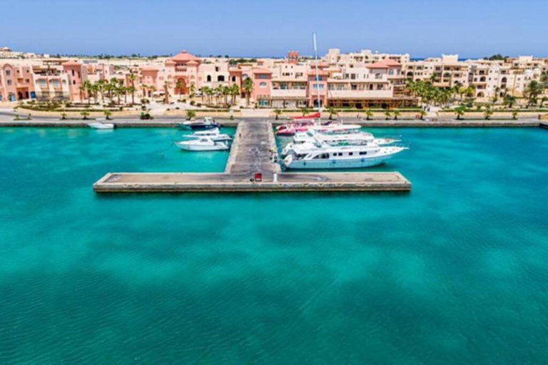 3, Modern Soma Bay 2BR Villa w sea views, beach & pool access, Safaja