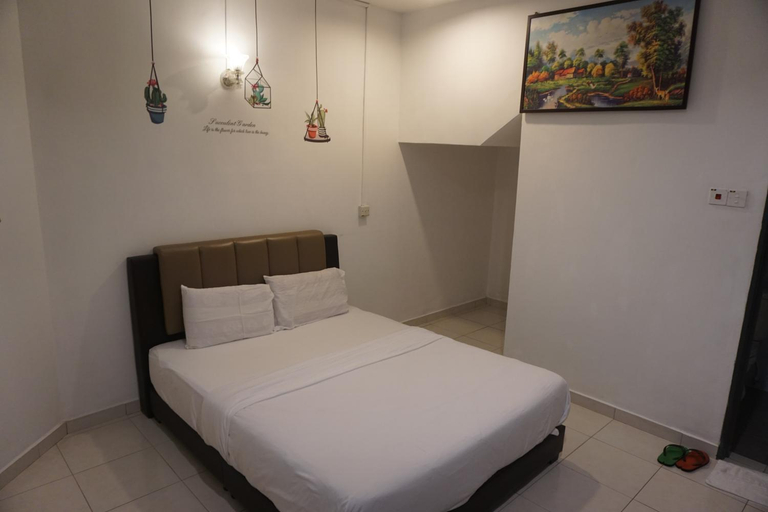 Bedroom 2, S & S Guest House Kuantan, Kuantan