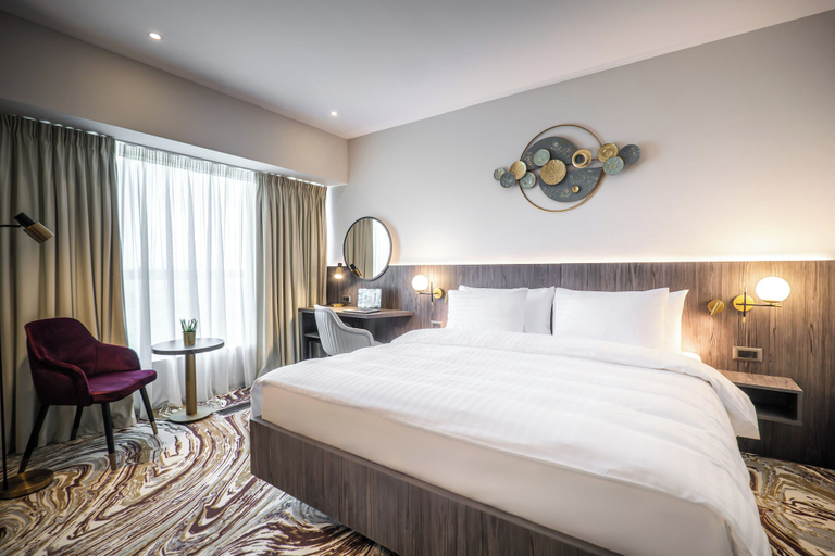 Bedroom 3, Ramada by Wyndham Bucharest Otopeni Airport, Otopeni