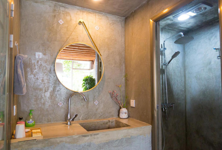Bathroom 2, Honglin Houseg虹林的小院 防疫整栋 古城里温馨私家小院 享受大理慢时光 树下喝茶聊天 烧烤娱乐自助厨房 休闲好去处, Dali Bai