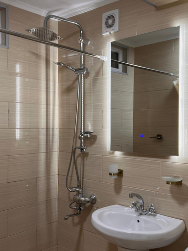 Bathroom 3, Charming Apartment in Saburtalo, Tbilisi